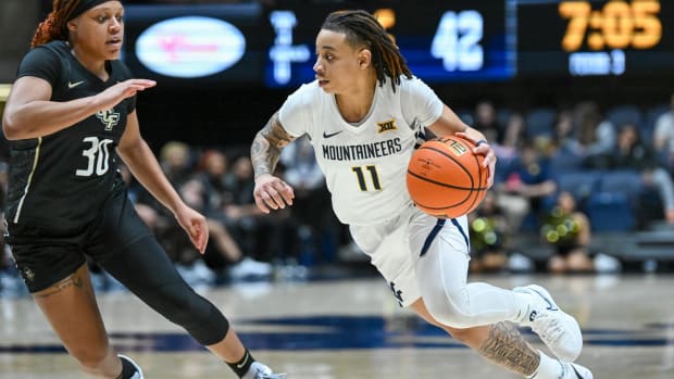 WVU_WBB_UCF_10_ACTION_kQD7D